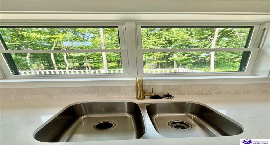 Deer Park, Campbellsville, Kentucky 42718, ,3 BathroomsBathrooms,For Sale,Deer Park,HK23004127