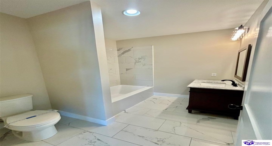 Deer Park, Campbellsville, Kentucky 42718, ,3 BathroomsBathrooms,For Sale,Deer Park,HK23004127