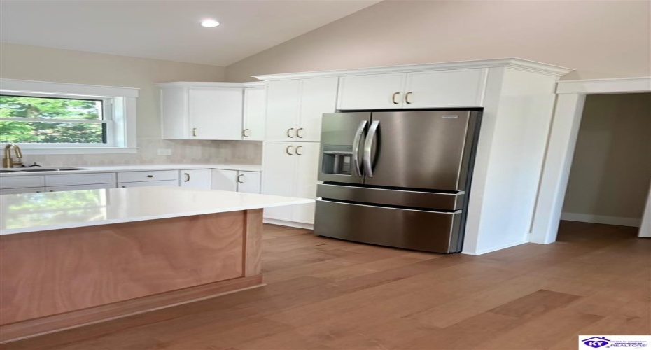 Deer Park, Campbellsville, Kentucky 42718, ,3 BathroomsBathrooms,For Sale,Deer Park,HK23004127