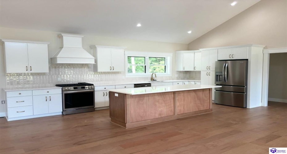 Deer Park, Campbellsville, Kentucky 42718, ,3 BathroomsBathrooms,For Sale,Deer Park,HK23004127