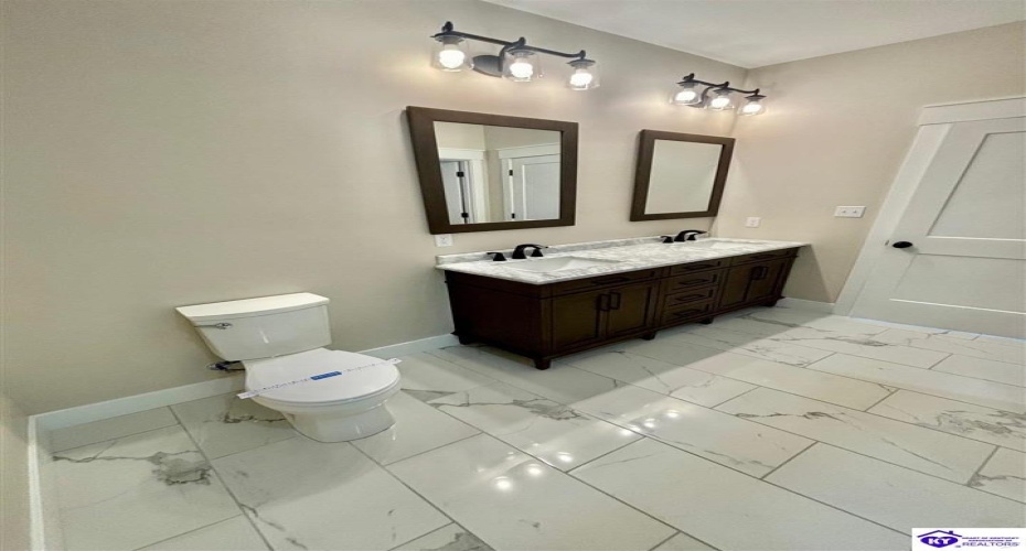 Deer Park, Campbellsville, Kentucky 42718, ,3 BathroomsBathrooms,For Sale,Deer Park,HK23004127