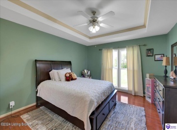 Orphan Lane, Shelbyville, Kentucky 40065, ,3 BathroomsBathrooms,For Sale,Orphan Lane,HK24003127