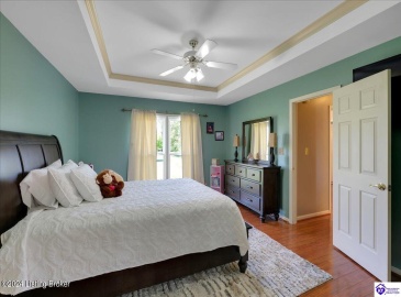 Orphan Lane, Shelbyville, Kentucky 40065, ,3 BathroomsBathrooms,For Sale,Orphan Lane,HK24003127