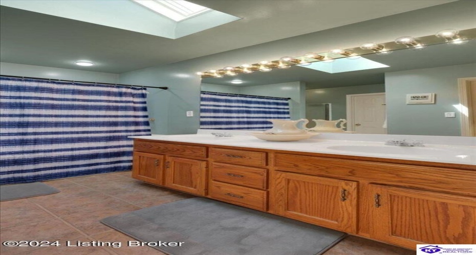 Orphan Lane, Shelbyville, Kentucky 40065, ,3 BathroomsBathrooms,For Sale,Orphan Lane,HK24003127 Orphan Lane, Shelbyville, Kentucky 40065, ,3 BathroomsBathrooms,For Sale,Orphan Lane,HK24003127