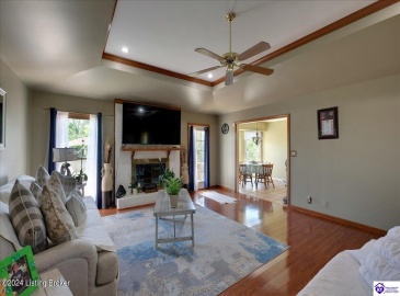 Orphan Lane, Shelbyville, Kentucky 40065, ,3 BathroomsBathrooms,For Sale,Orphan Lane,HK24003127