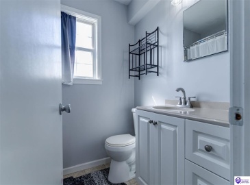 Darrell Drive, Elizabethtown, Kentucky 42701, ,3 BathroomsBathrooms,For Sale,Darrell Drive,HK24000442