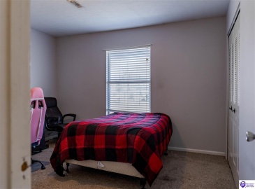 Darrell Drive, Elizabethtown, Kentucky 42701, ,3 BathroomsBathrooms,For Sale,Darrell Drive,HK24000442