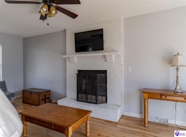 Darrell Drive, Elizabethtown, Kentucky 42701, ,3 BathroomsBathrooms,For Sale,Darrell Drive,HK24000442