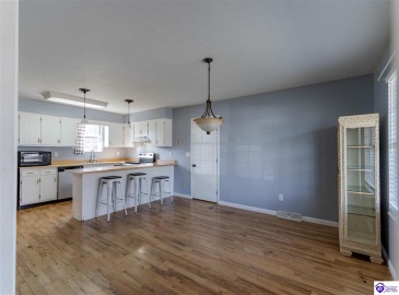 Darrell Drive, Elizabethtown, Kentucky 42701, ,3 BathroomsBathrooms,For Sale,Darrell Drive,HK24000442