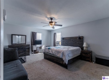 Darrell Drive, Elizabethtown, Kentucky 42701, ,3 BathroomsBathrooms,For Sale,Darrell Drive,HK24000442