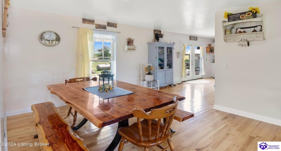 C T Hogan Lane, Hardyville, Kentucky 42746, ,2 BathroomsBathrooms,For Sale,C T Hogan Lane,HK24003139