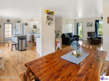 C T Hogan Lane, Hardyville, Kentucky 42746, ,2 BathroomsBathrooms,For Sale,C T Hogan Lane,HK24003139