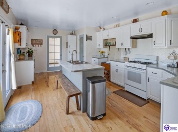 C T Hogan Lane, Hardyville, Kentucky 42746, ,2 BathroomsBathrooms,For Sale,C T Hogan Lane,HK24003139