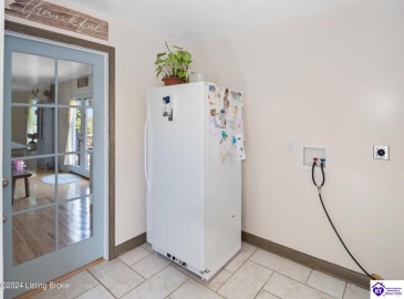 C T Hogan Lane, Hardyville, Kentucky 42746, ,2 BathroomsBathrooms,For Sale,C T Hogan Lane,HK24003139