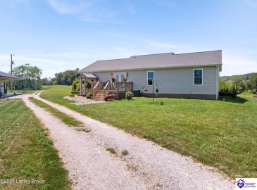 C T Hogan Lane, Hardyville, Kentucky 42746, ,2 BathroomsBathrooms,For Sale,C T Hogan Lane,HK24003139