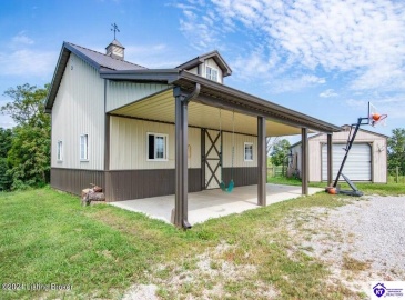 C T Hogan Lane, Hardyville, Kentucky 42746, ,2 BathroomsBathrooms,For Sale,C T Hogan Lane,HK24003139