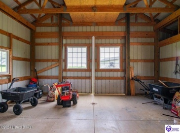 C T Hogan Lane, Hardyville, Kentucky 42746, ,2 BathroomsBathrooms,For Sale,C T Hogan Lane,HK24003139