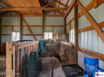 C T Hogan Lane, Hardyville, Kentucky 42746, ,2 BathroomsBathrooms,For Sale,C T Hogan Lane,HK24003139