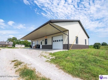 C T Hogan Lane, Hardyville, Kentucky 42746, ,2 BathroomsBathrooms,For Sale,C T Hogan Lane,HK24003139