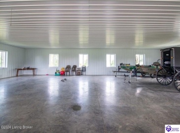 C T Hogan Lane, Hardyville, Kentucky 42746, ,2 BathroomsBathrooms,For Sale,C T Hogan Lane,HK24003139