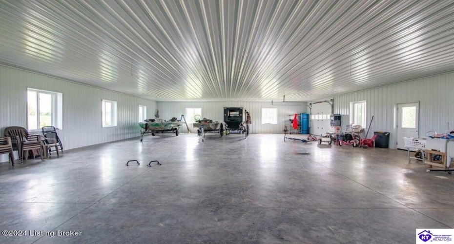 C T Hogan Lane, Hardyville, Kentucky 42746, ,2 BathroomsBathrooms,For Sale,C T Hogan Lane,HK24003139