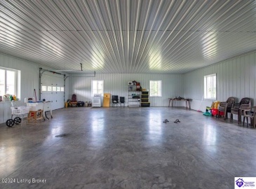 C T Hogan Lane, Hardyville, Kentucky 42746, ,2 BathroomsBathrooms,For Sale,C T Hogan Lane,HK24003139