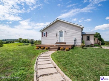 C T Hogan Lane, Hardyville, Kentucky 42746, ,2 BathroomsBathrooms,For Sale,C T Hogan Lane,HK24003139