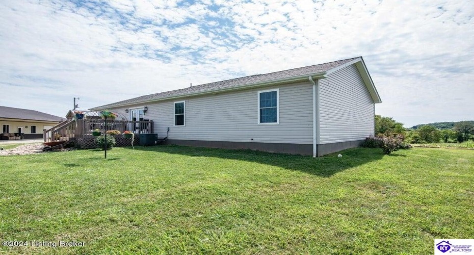 C T Hogan Lane, Hardyville, Kentucky 42746, ,2 BathroomsBathrooms,For Sale,C T Hogan Lane,HK24003139