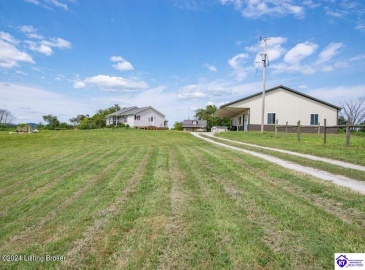 C T Hogan Lane, Hardyville, Kentucky 42746, ,2 BathroomsBathrooms,For Sale,C T Hogan Lane,HK24003139