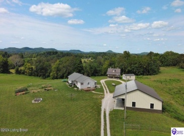 C T Hogan Lane, Hardyville, Kentucky 42746, ,2 BathroomsBathrooms,For Sale,C T Hogan Lane,HK24003139