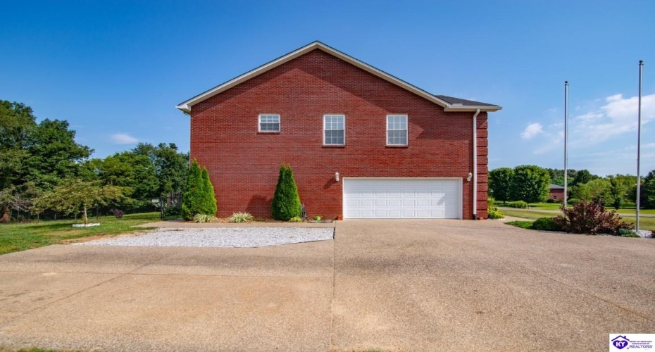 Rembrandt Drive, Elizabethtown, Kentucky 42701, ,3 BathroomsBathrooms,For Sale,Rembrandt Drive,HK24003151