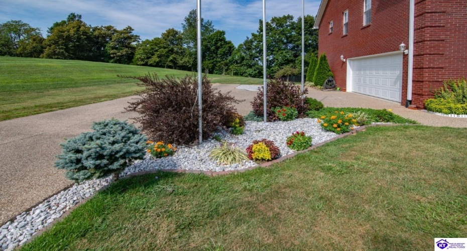 Rembrandt Drive, Elizabethtown, Kentucky 42701, ,3 BathroomsBathrooms,For Sale,Rembrandt Drive,HK24003151