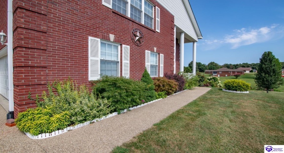 Rembrandt Drive, Elizabethtown, Kentucky 42701, ,3 BathroomsBathrooms,For Sale,Rembrandt Drive,HK24003151