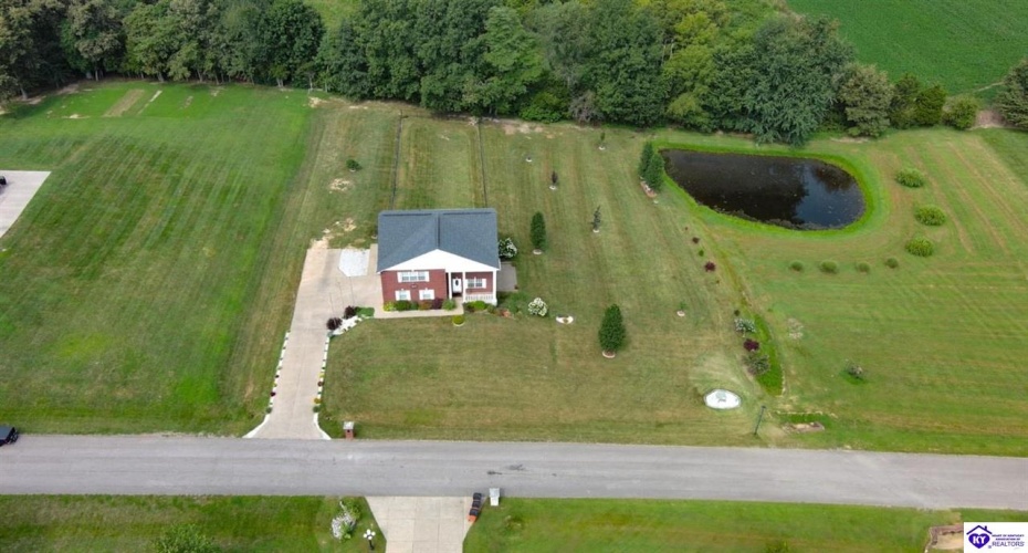 Rembrandt Drive, Elizabethtown, Kentucky 42701, ,3 BathroomsBathrooms,For Sale,Rembrandt Drive,HK24003151