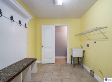 Rembrandt Drive, Elizabethtown, Kentucky 42701, ,3 BathroomsBathrooms,For Sale,Rembrandt Drive,HK24003151