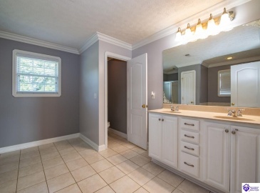 Rembrandt Drive, Elizabethtown, Kentucky 42701, ,3 BathroomsBathrooms,For Sale,Rembrandt Drive,HK24003151