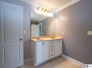 Rembrandt Drive, Elizabethtown, Kentucky 42701, ,3 BathroomsBathrooms,For Sale,Rembrandt Drive,HK24003151