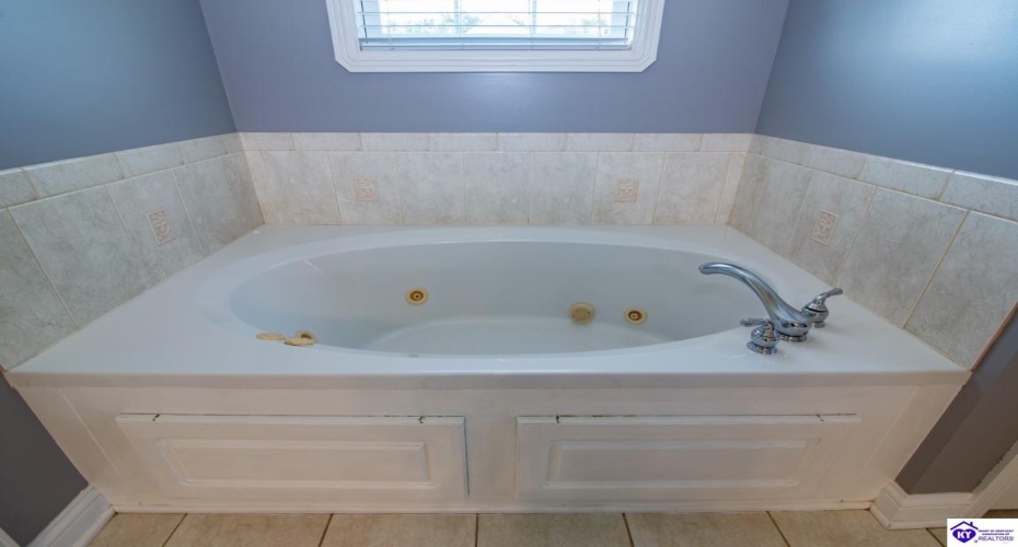 Rembrandt Drive, Elizabethtown, Kentucky 42701, ,3 BathroomsBathrooms,For Sale,Rembrandt Drive,HK24003151