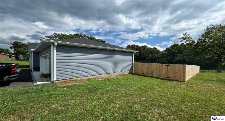 Parkview Shores Road, Scottsville, Kentucky 42764, ,2 BathroomsBathrooms,For Sale,Parkview Shores Road,HK24003167