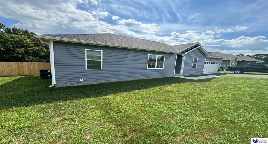 Parkview Shores Road, Scottsville, Kentucky 42764, ,2 BathroomsBathrooms,For Sale,Parkview Shores Road,HK24003167