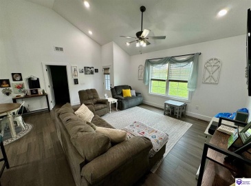 Parkview Shores Road, Scottsville, Kentucky 42764, ,2 BathroomsBathrooms,For Sale,Parkview Shores Road,HK24003167