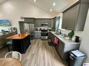 Parkview Shores Road, Scottsville, Kentucky 42764, ,2 BathroomsBathrooms,For Sale,Parkview Shores Road,HK24003167