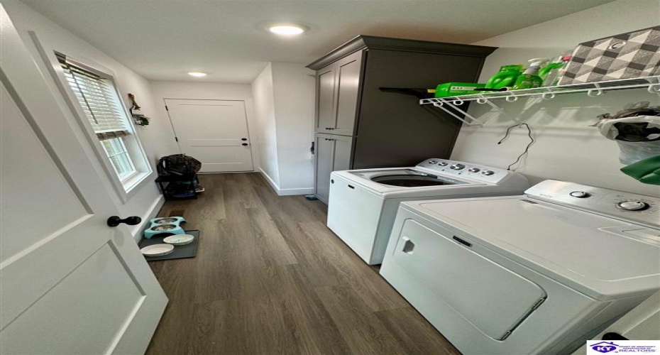 Parkview Shores Road, Scottsville, Kentucky 42764, ,2 BathroomsBathrooms,For Sale,Parkview Shores Road,HK24003167