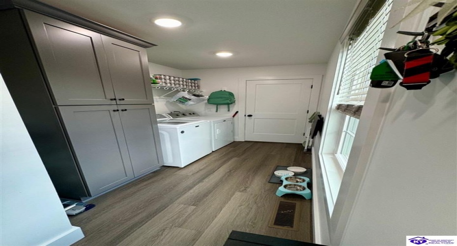 Parkview Shores Road, Scottsville, Kentucky 42764, ,2 BathroomsBathrooms,For Sale,Parkview Shores Road,HK24003167