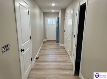 Hunter Lane, Elizabethtown, Kentucky 42701, ,3 BathroomsBathrooms,For Sale,Hunter Lane,HK24003170