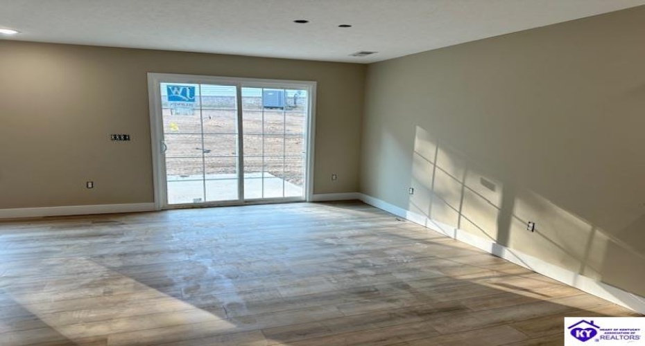 Hunter Lane, Elizabethtown, Kentucky 42701, ,3 BathroomsBathrooms,For Sale,Hunter Lane,HK24003170