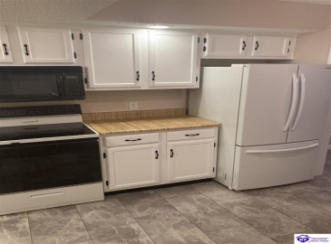 Freeman Green Drive, Elizabethtown, Kentucky 42701, ,2 BathroomsBathrooms,For Sale,Freeman Green Drive,HK24003177