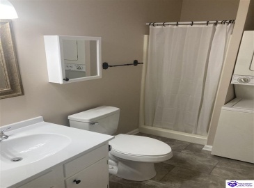 Freeman Green Drive, Elizabethtown, Kentucky 42701, ,2 BathroomsBathrooms,For Sale,Freeman Green Drive,HK24003177