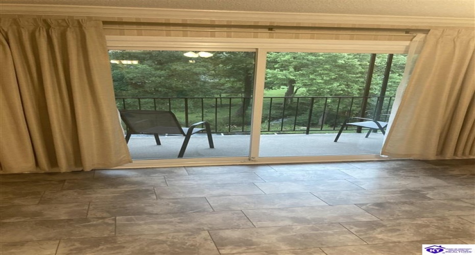 Freeman Green Drive, Elizabethtown, Kentucky 42701, ,2 BathroomsBathrooms,For Sale,Freeman Green Drive,HK24003177