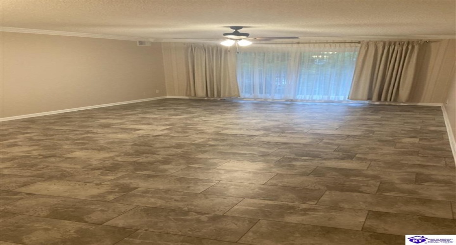 Freeman Green Drive, Elizabethtown, Kentucky 42701, ,2 BathroomsBathrooms,For Sale,Freeman Green Drive,HK24003177